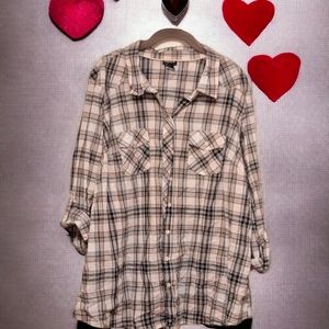 Torrid size 3 plaid button up shirt black white and pink